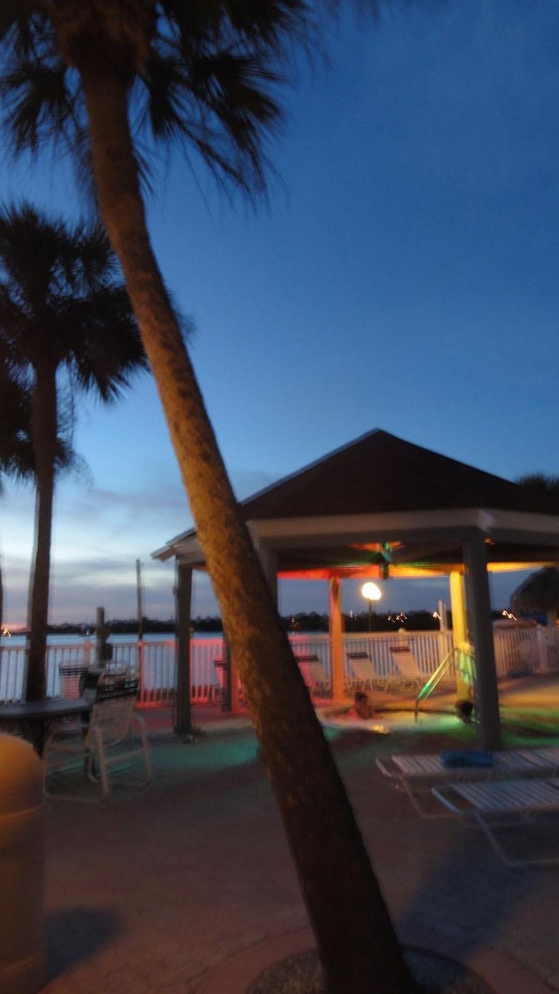 Bermuda Bay Beach Club Sankt Petersburg Exterior foto