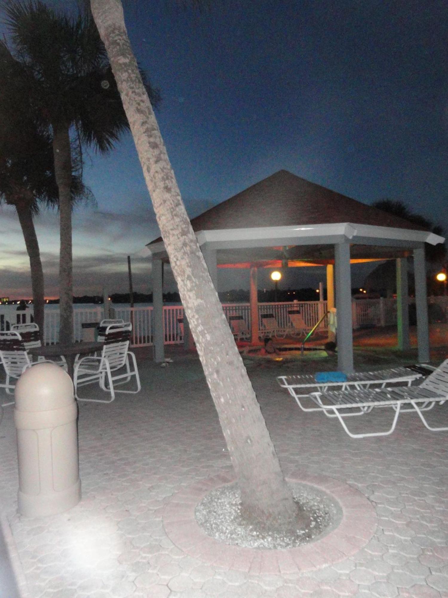 Bermuda Bay Beach Club Sankt Petersburg Exterior foto