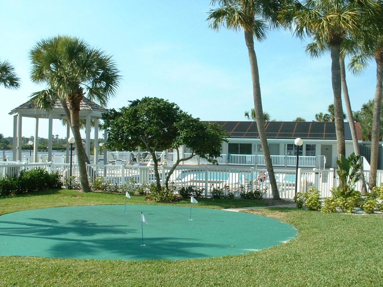 Bermuda Bay Beach Club Sankt Petersburg Exterior foto