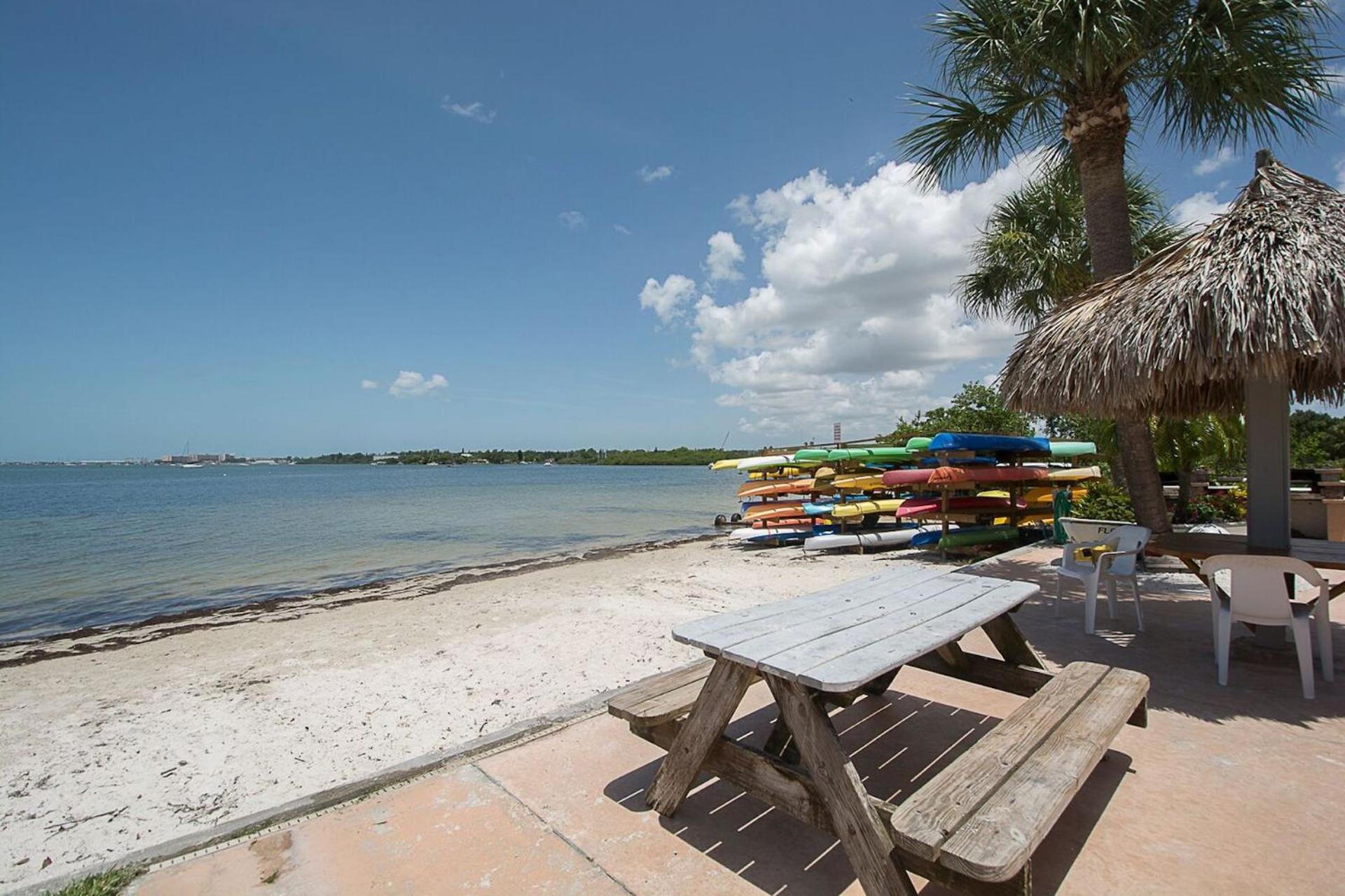 Bermuda Bay Beach Club Sankt Petersburg Exterior foto