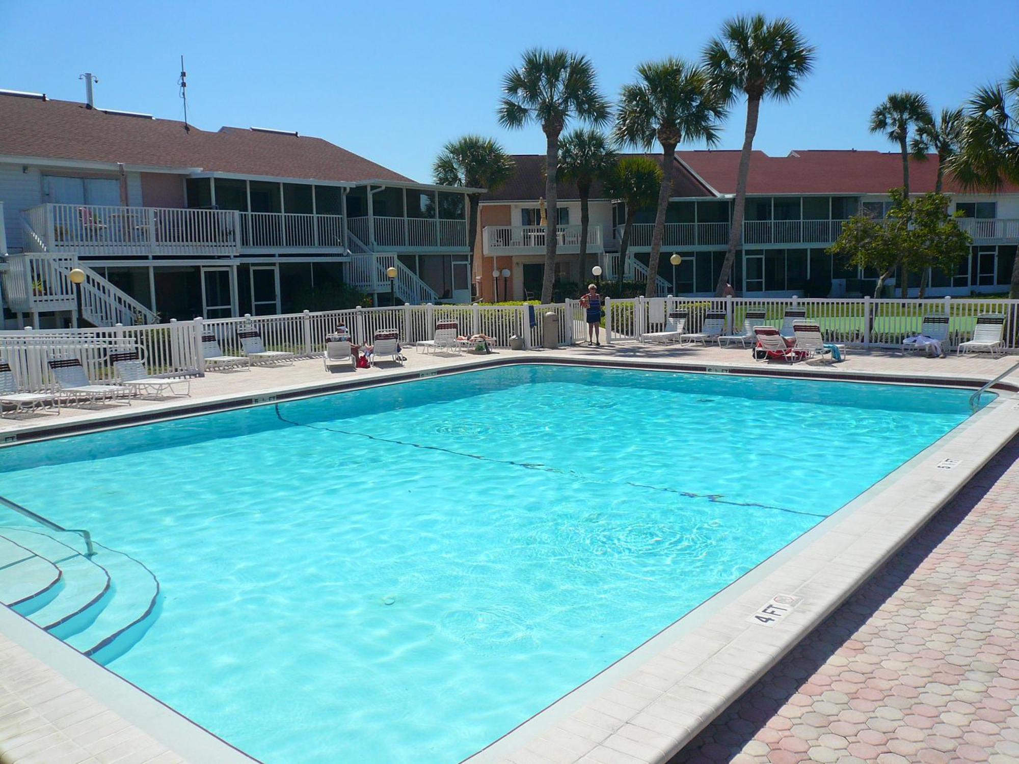 Bermuda Bay Beach Club Sankt Petersburg Exterior foto