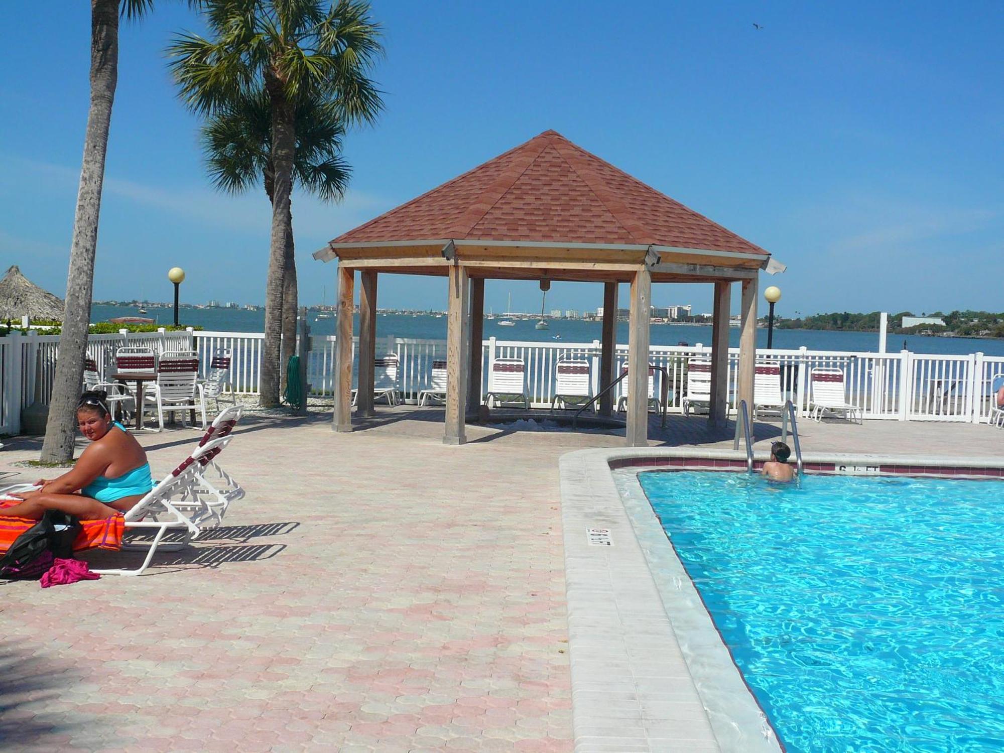 Bermuda Bay Beach Club Sankt Petersburg Exterior foto